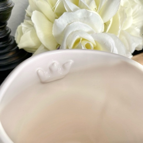 NWT Rae Dunn FIT FOR A QUEEN 👑 Ceramic Mug - Picture 3 of 4